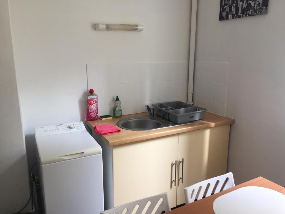 Le Victor Hugo 2 D Et Sa Pizza Offerte Apartment Aurillac Exterior photo